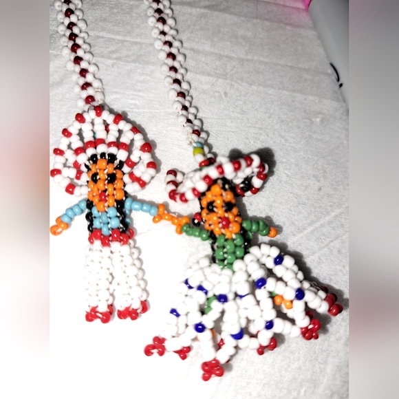 Vintage Handmade Native Beaded Necklace - Picture 3 of 6